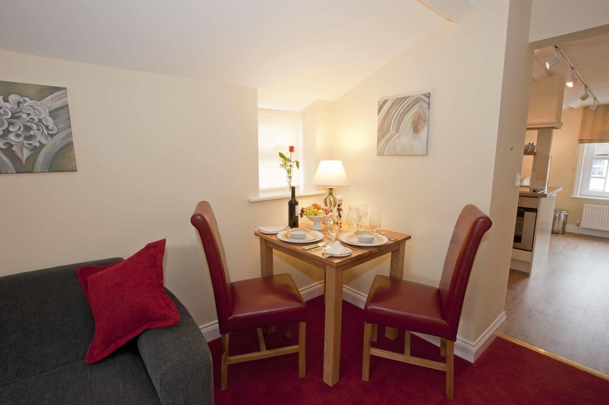 Peartree Serviced Apartments Salisbury Exterior foto
