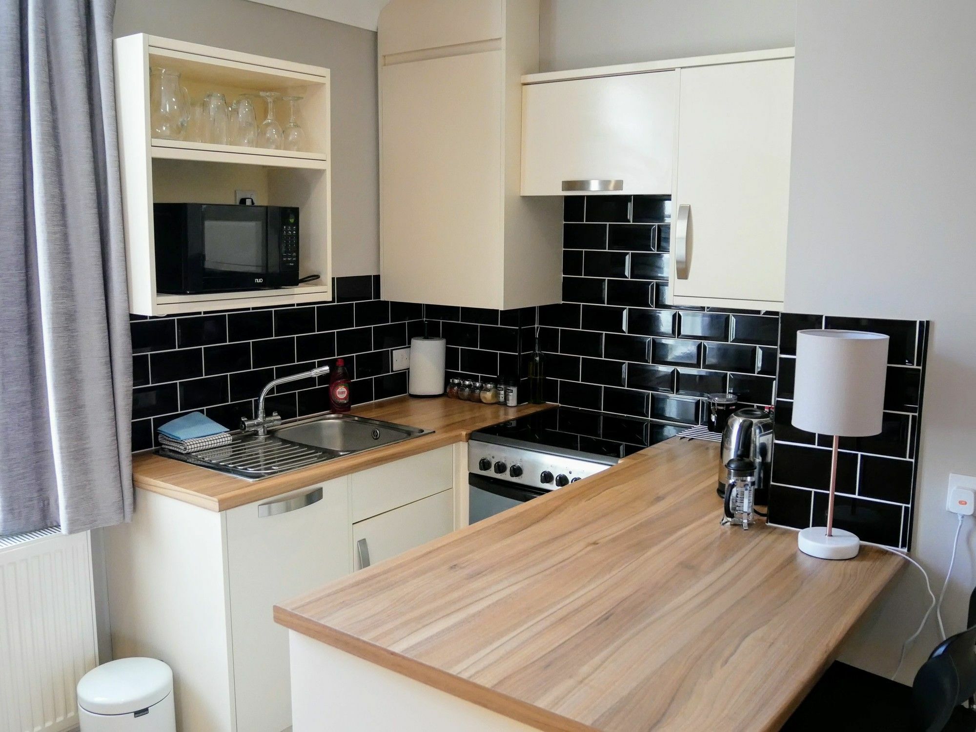Peartree Serviced Apartments Salisbury Exterior foto