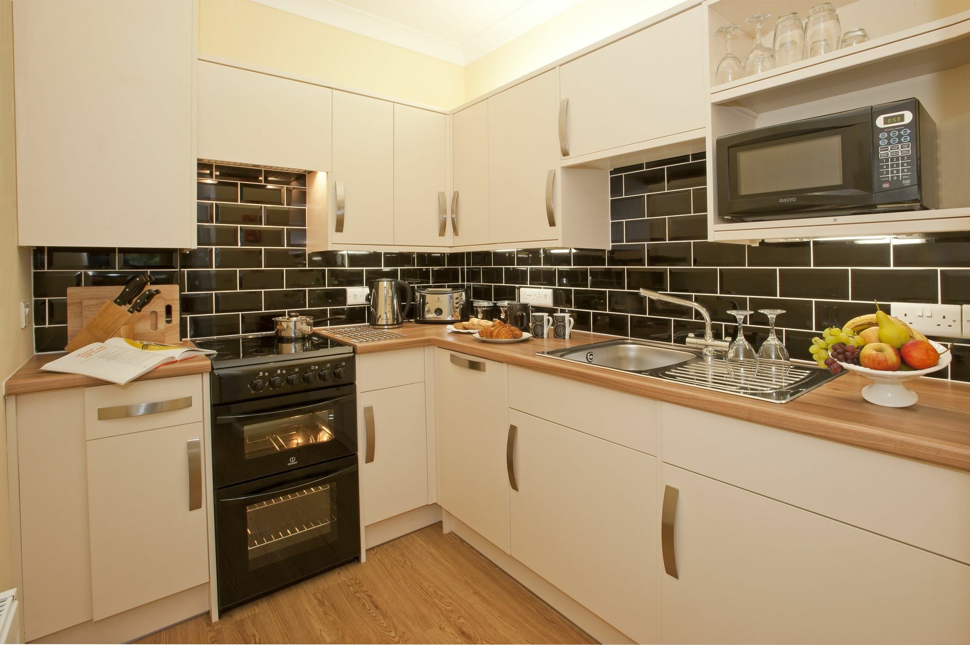 Peartree Serviced Apartments Salisbury Exterior foto